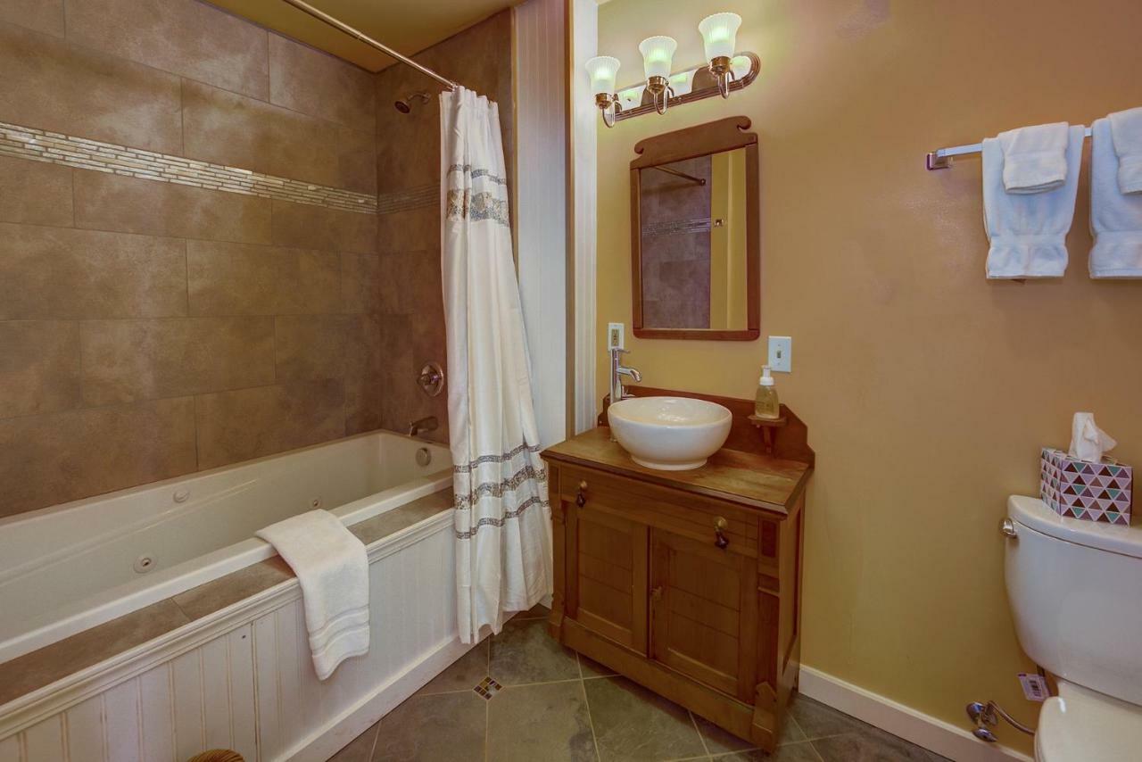 Carlisle Garden Suites Ashland Exterior photo